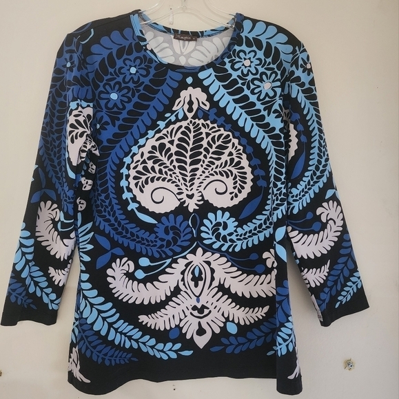 J. McLaughlin Signature Tee Catalina Cloth Blue Paisley Print 3/4 Sleeve Top - Picture 2 of 9